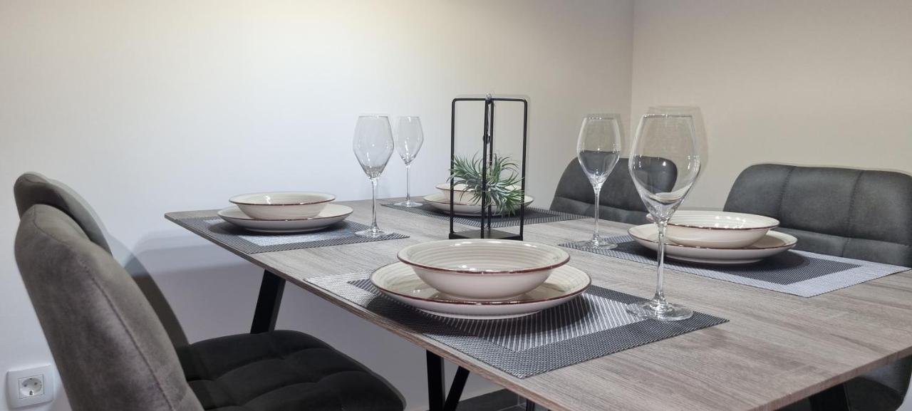 Qr Apartment For Family, Couples, And Friends Stay In ริเยกา ภายนอก รูปภาพ