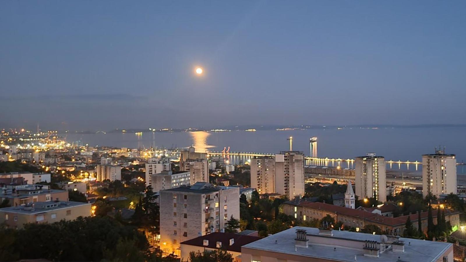 Qr Apartment For Family, Couples, And Friends Stay In ริเยกา ภายนอก รูปภาพ